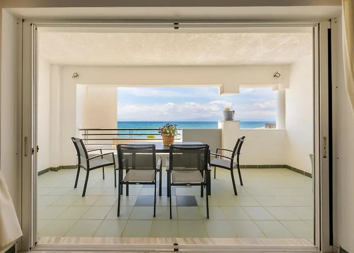 Agali 2 Maizonette Front Of The Sea * Akrogiali